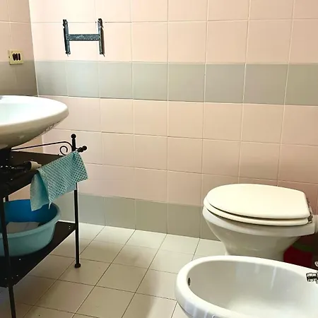 Palme 1c - Marcelli, Monolocale Con Giardino, Le Palme