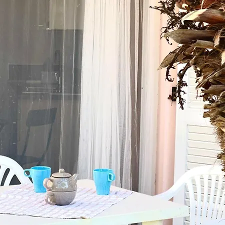 Palme 1c - Marcelli, Monolocale Con Giardino, Le Palme Appartamento